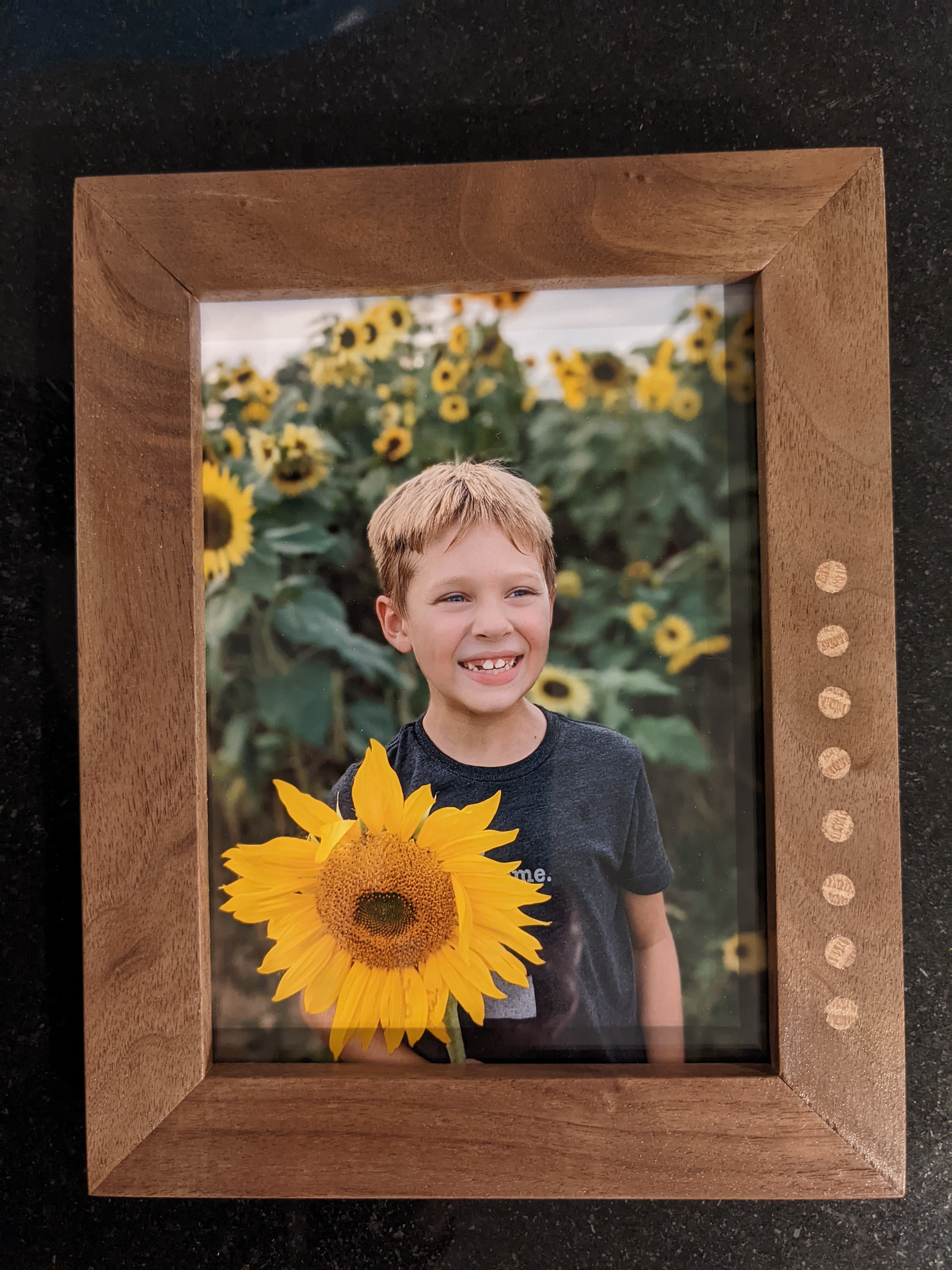 Adam's 2021 xmas pic/frame alt text